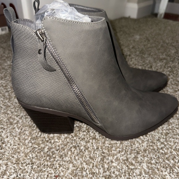 Booties - Picture 3 of 4